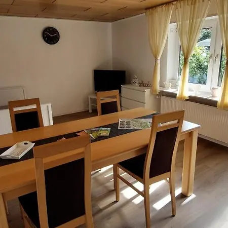 Neu renovierte UG Wohnung für bis zu 6 Personen Mörlenbach Exterior foto