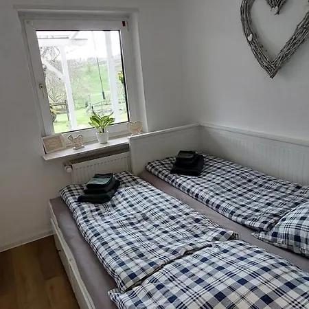 Neu renovierte UG Wohnung für bis zu 6 Personen Mörlenbach Exterior foto