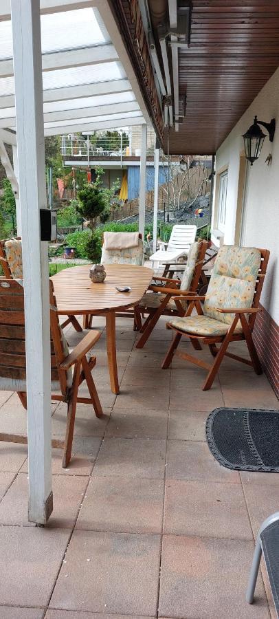 Tolle Untergeschoss-wohnung Fuer Bis Zu 5 Personen Mit Grossem Garten Und Terrasse Appartement Mörlenbach